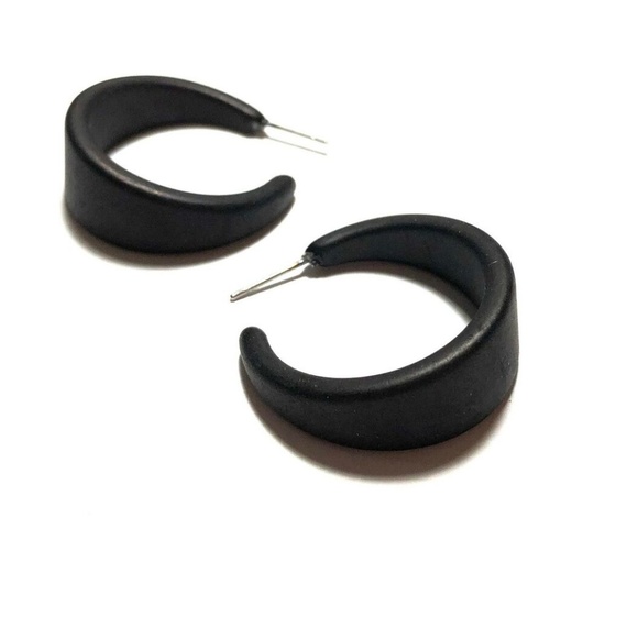 Black Large Marilyn Lucite Tapered Hoop Earrings - Picture 3 of 6